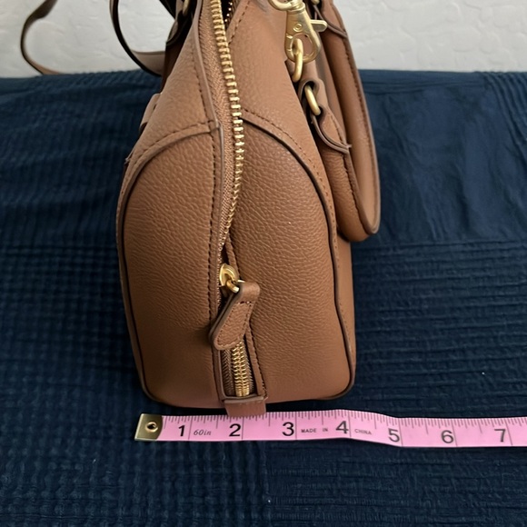 Uniqlo tan purse - Picture 9 of 12